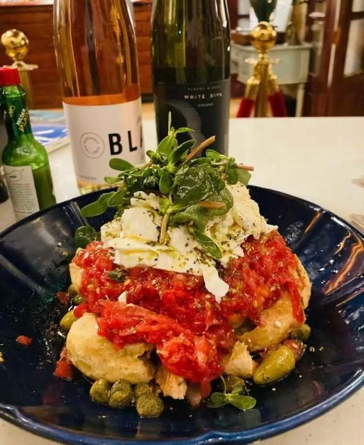 Ta Gourounakia — Dish
